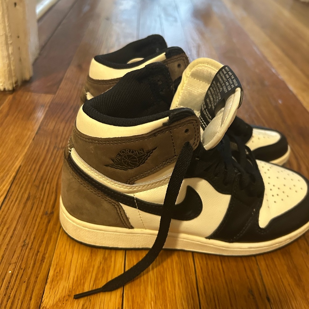 Air Jordan High-Top Sneakers in Black and Whites size 4 big kids